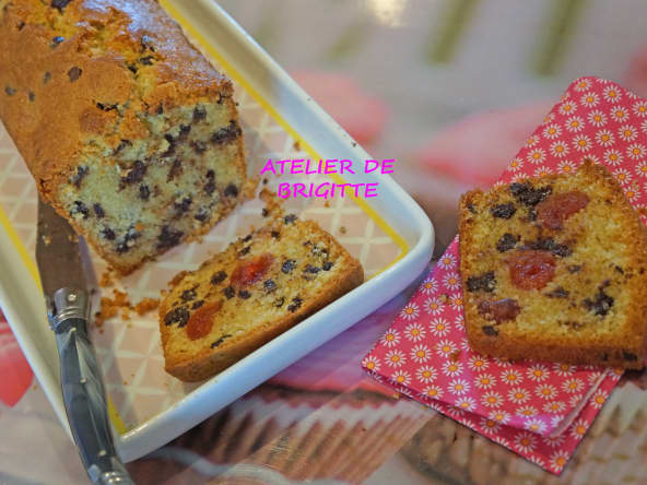 Cake pépites de chocolat et cerises confites