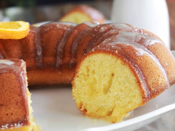 Gâteau à l'orange moelleux et son glaçage à l'orange
