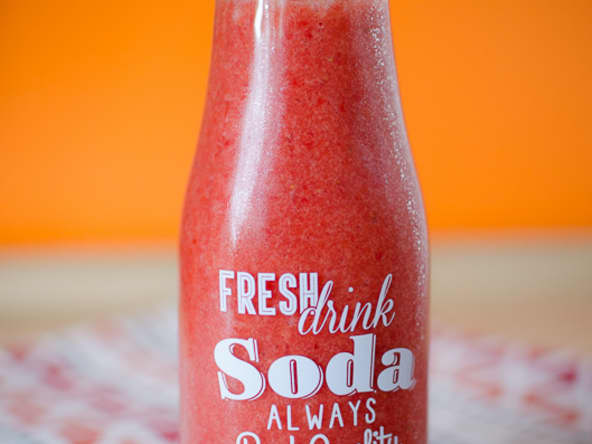 Smoothie aux fraises et aux oranges