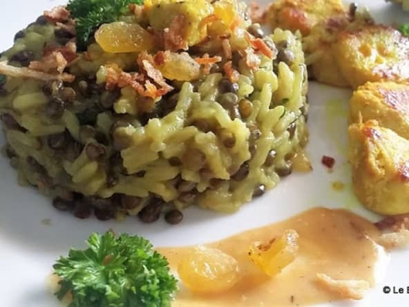 Riz aux lentilles, oignons et poulet