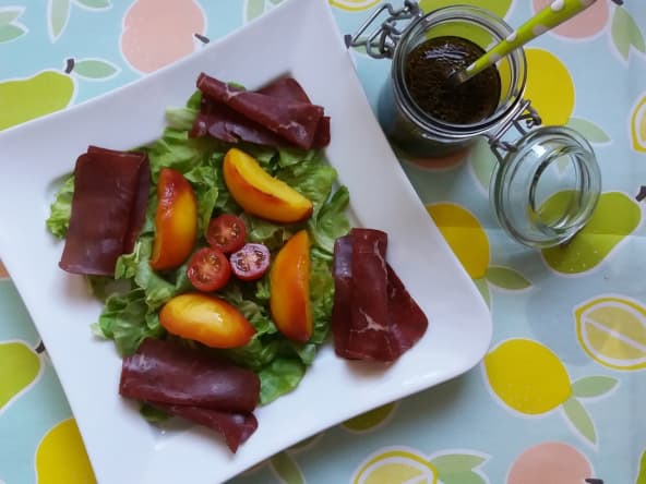 Salade de bœuf séché aux nectarines