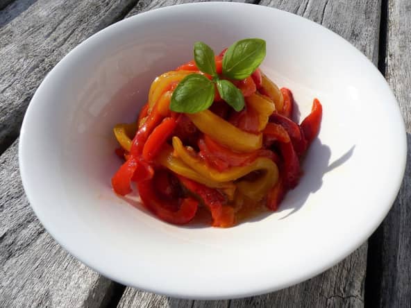 Salade de poivrons grillés et marinés à l’huile d’olive