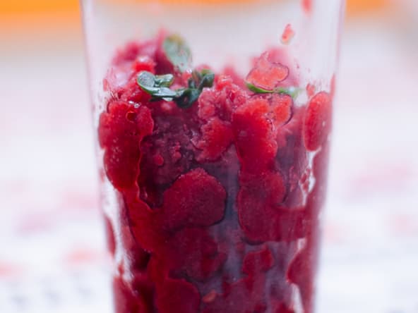 Granité de framboise au basilic
