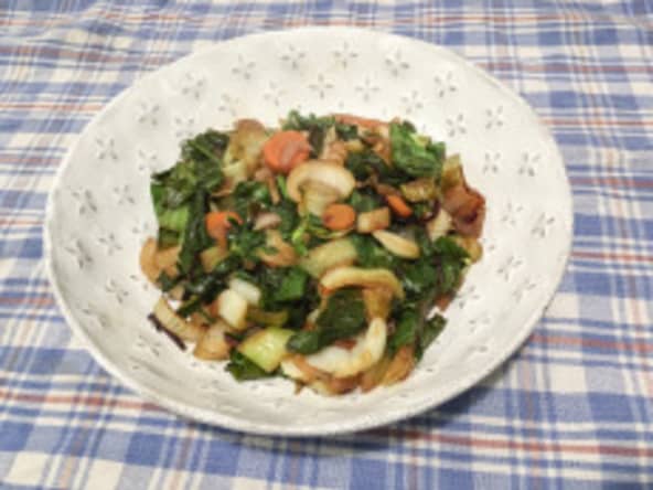 Poêlée de légumes et fanes de betteraves