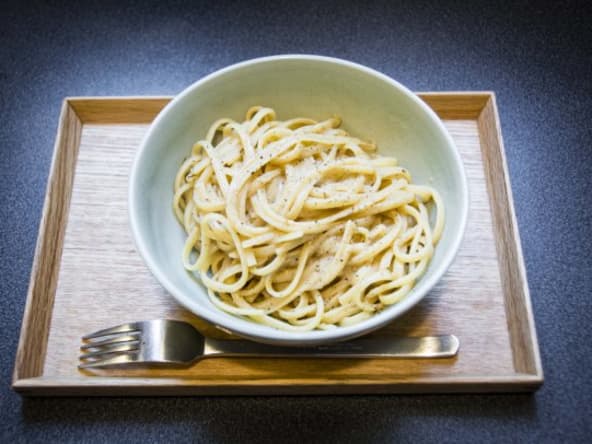 Lingine au miso, façon "cacio e pepe pasta"