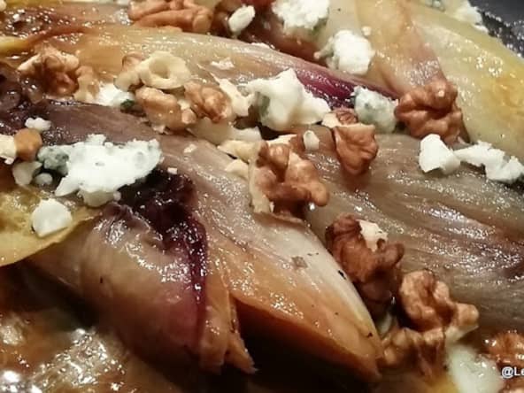 Endives braisées à l'orange avec Roquefort et noix