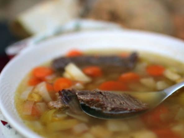 Soupe de joue de bœuf façon pot-au-feu