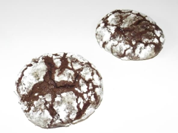 Biscuits au chocolat craquelés