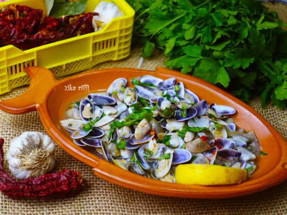TELLINES OU HARICOTS DE MER SAUCE BLANCHE A L’AIL ET CITRON