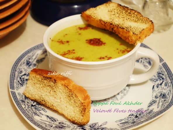 Velouté de fèves fraîches et légumes