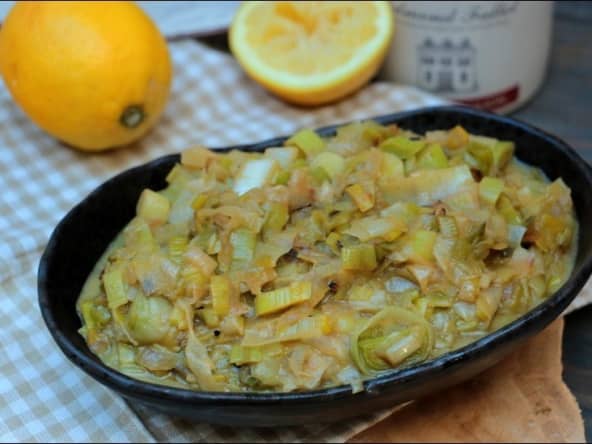 Fondue de poireaux à la crème et à la moutarde