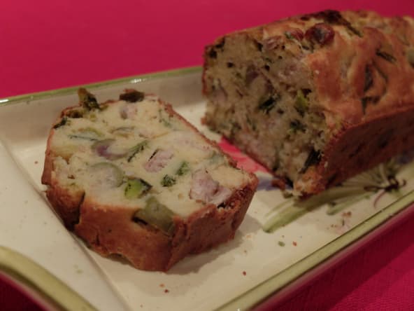 Cake aux harengs, poireaux et olives