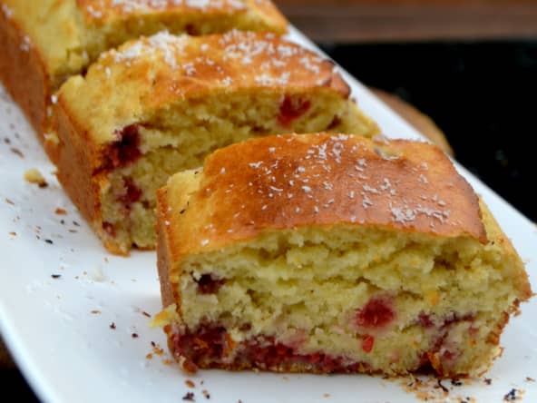 Gâteau Moelleux Aux Framboises à la Noix de Coco