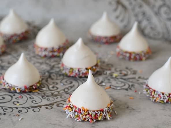 Meringues chocolat et sprinkles