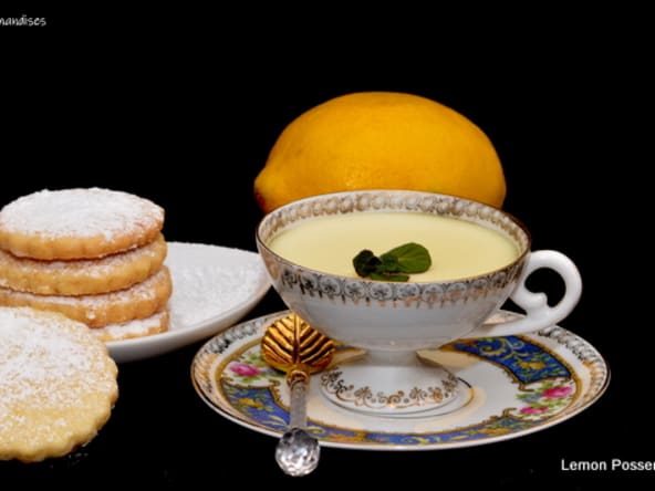 Lemon posset à la menthe fraîche