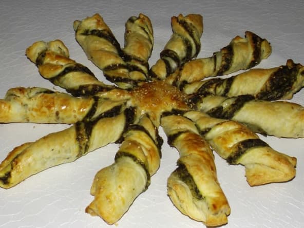 Tarte soleil torsadée au pesto et au gruyère