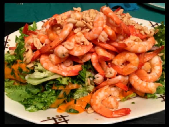 Salade Thaï aux crevettes et aux cacahuètes