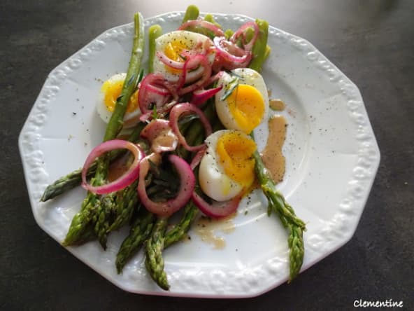 Asperges et œufs en vinaigrette