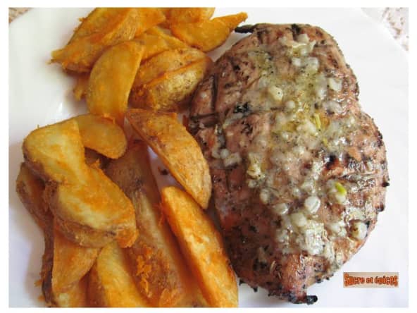 Blancs de poulet grillés au citron et à l'ail pour la fête des mamans
