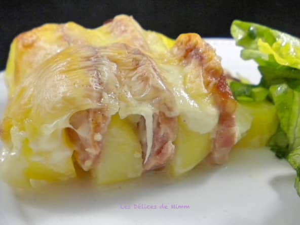 Gratin de pommes de terre à la saucisse de Morteau et à la raclette