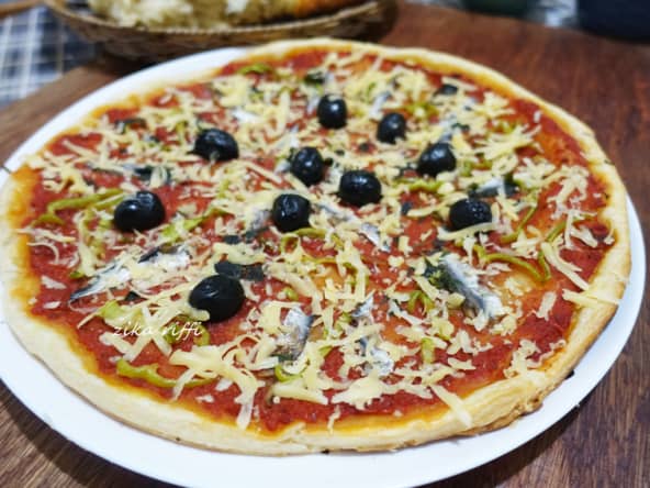 Pizza à la pâte feuilletée anchois maison