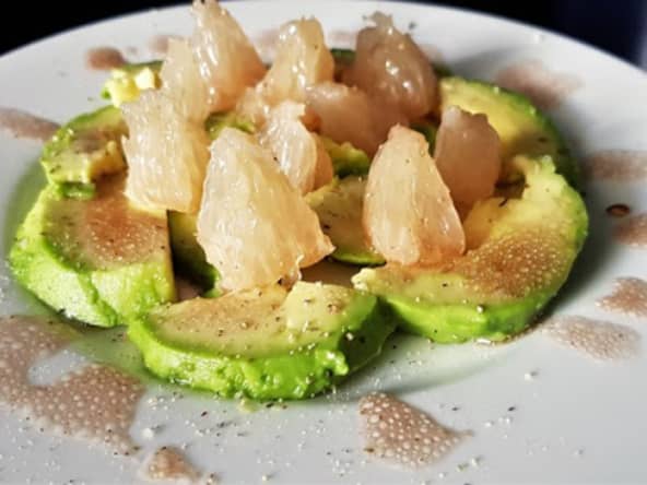 Salade d'avocat et de pamplemousse