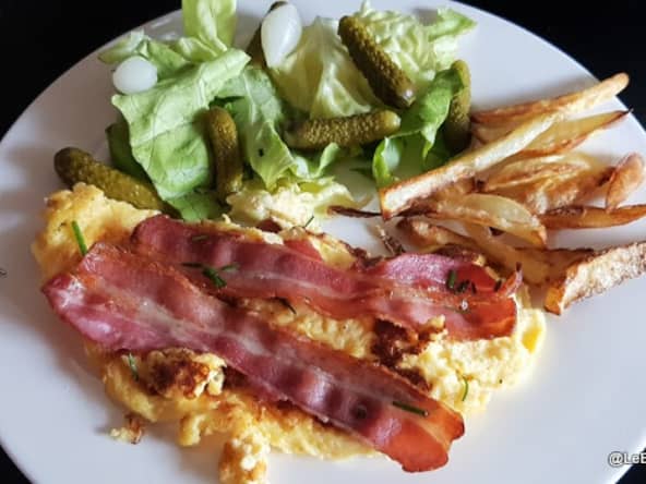 Gâteau aux œufs et bacon