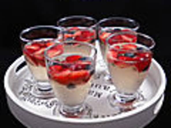Sangria blanche aux fruits rouges