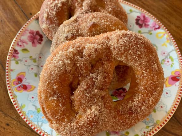 Les bretzels sucrés à la cannelle