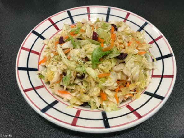 Chou pointu, carotte et olives