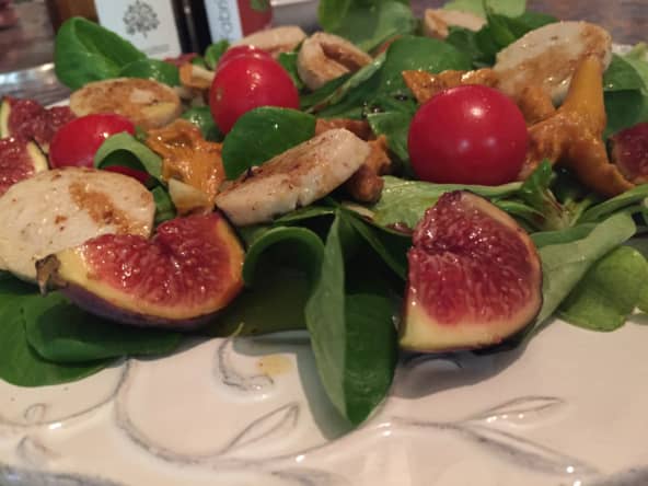 Salade de mâche au boudin blanc girolles et figues