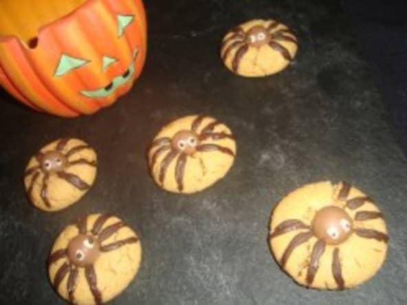 Cookies araignées au beurre de cacahuètes d'Halloween
