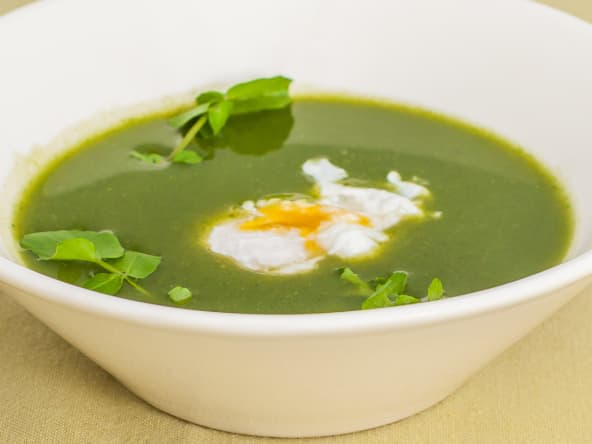 Soupe de cresson, œuf poché