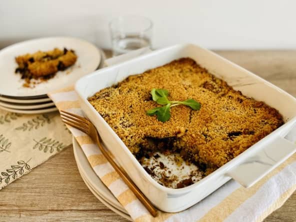 Crumble salé aux pommes et confit de canard