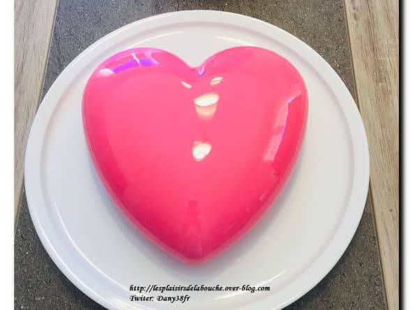 Entremets framboise insert vanille et spéculoos, glaçage miroir 