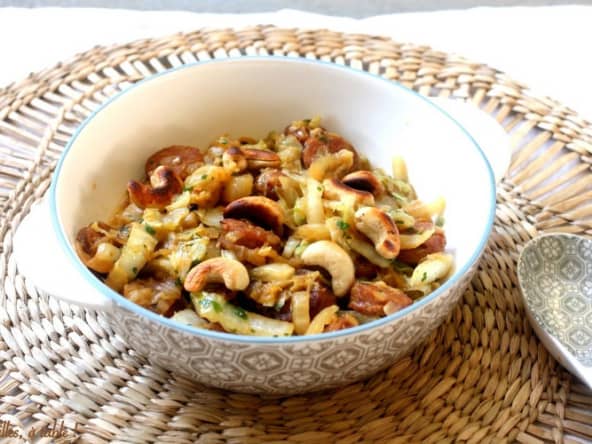Wok de chou chinois aux saucisses chinoises