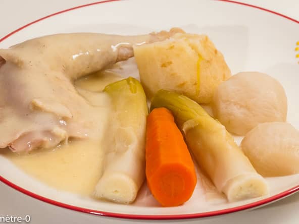 Poule au pot, sauce blanche