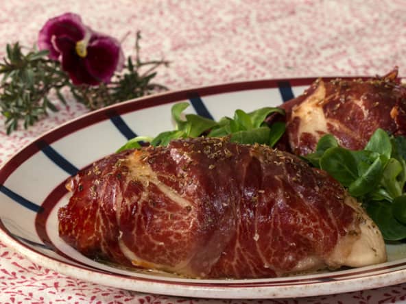 Blancs de poulet en robe de jambon de Bellota