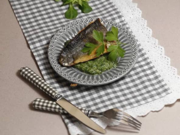 Filet d'omble chevalier à la crème de mâche épinards