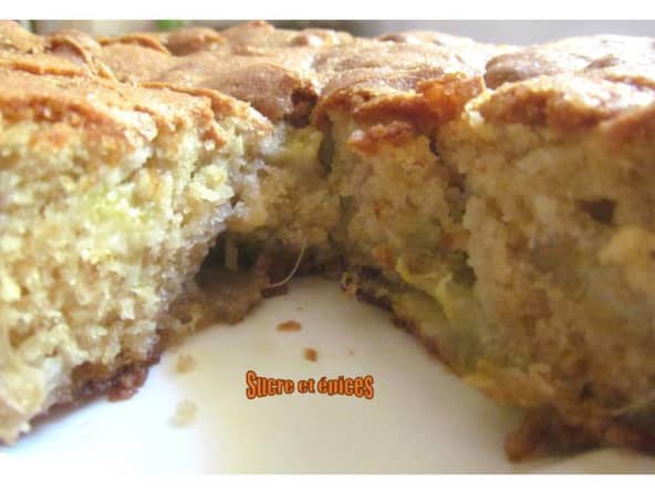 Gâteau moelleux à la rhubarbe