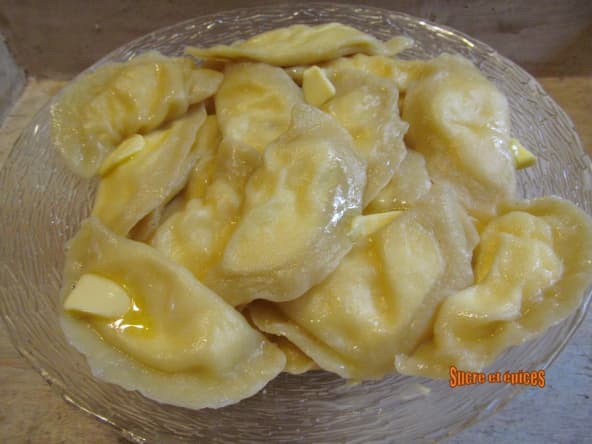 Raviolis moldaves au fromage frais - Coltunasi cu branza