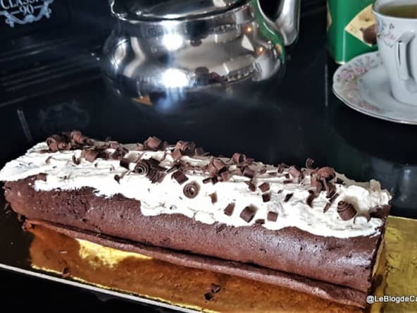 Roulé au cacao et crème au beurre de cacahuètes 