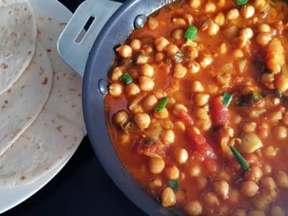 Poêlée de pois chiches à la tomate