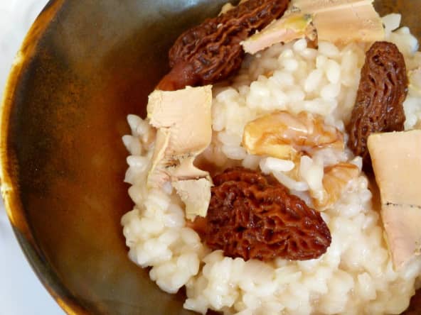 Risotto aux morilles, noix et copeaux de foie gras