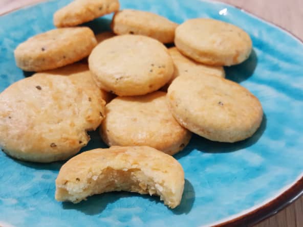Petits biscuits au Comté et au romarin