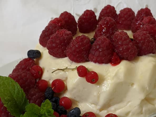 Bavarois au citron, gingembre et fruits rouges.