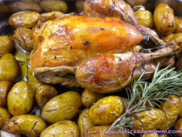 Poulet rôti aux herbes du jardin et aux petites grenailles