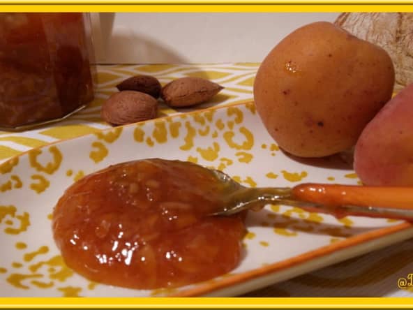 Confiture d’abricots vanille et amande
