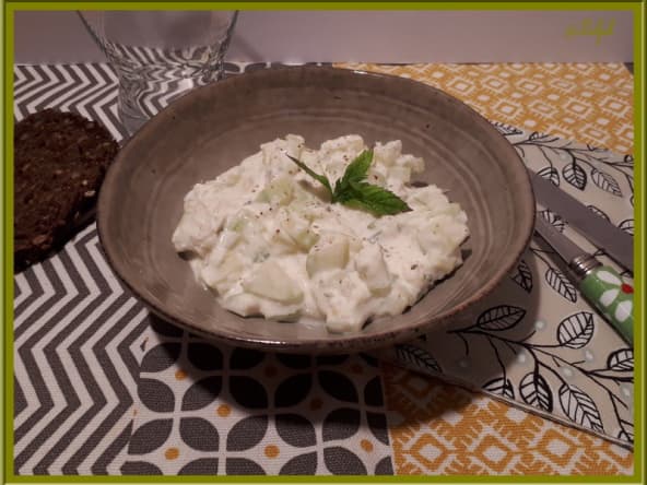 Salade de concombre, fenouil, menthe à la faisselle