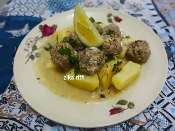Boulettes aux pommes de terre sauce blanche au citron